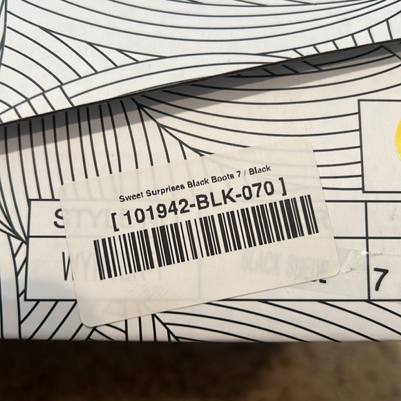 NIB Chase + Chloe Sweet Surprises over the knee black suede boots - Picture 7 of 7